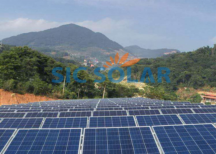 Triangle solar panel mounting system