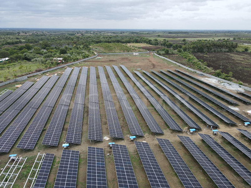 인도 3MW 태양광 패널 지상 설치형 발전소