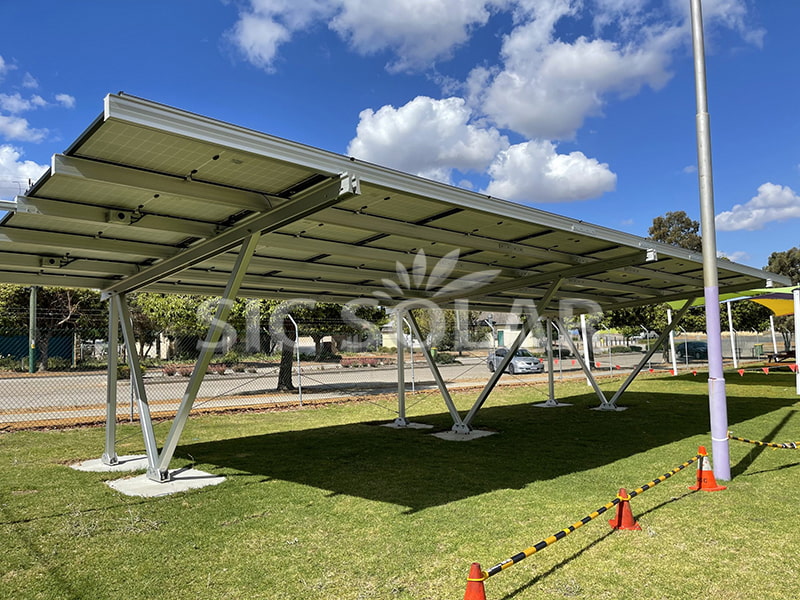 말레이시아에서 50KW 태양광 패널용 차고 프레임