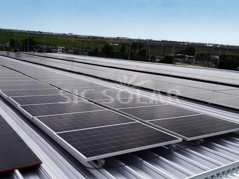 폴란드 300KW 태양광 주석 지붕 클램프 구성품 브라켓