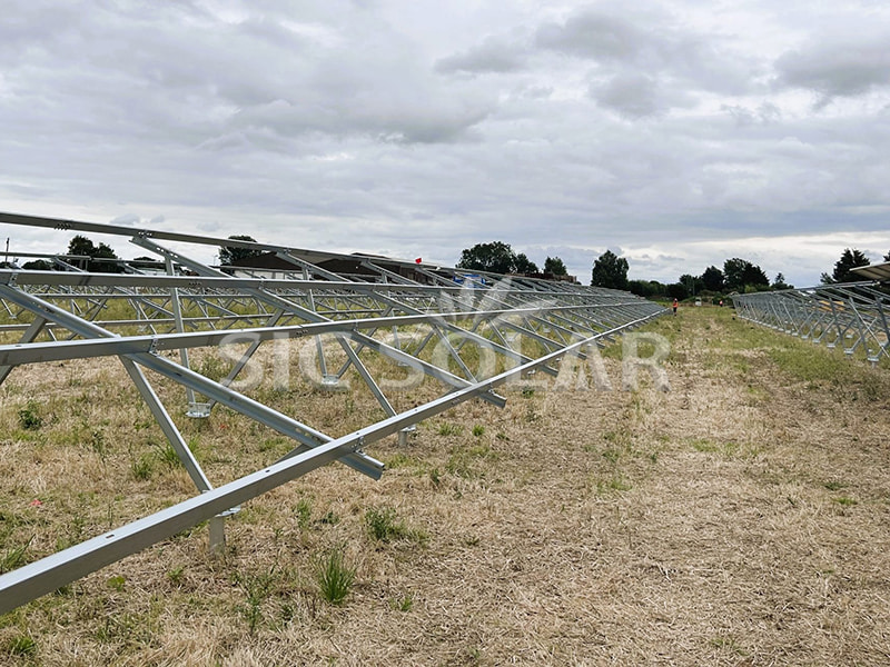 300KW 태양광 지상 설치형 랙 시스템 (영국)