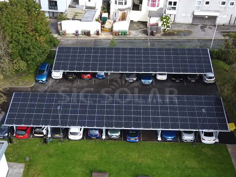 영국의 150KW 태양광 카포트 지상 설치